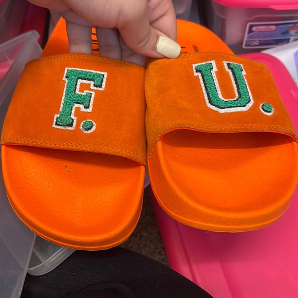Women’s puns fenty slides - Picture 3 of 3